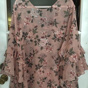 Torrid Sz 5 Pink Floral Ruffle Sleeve Blouse